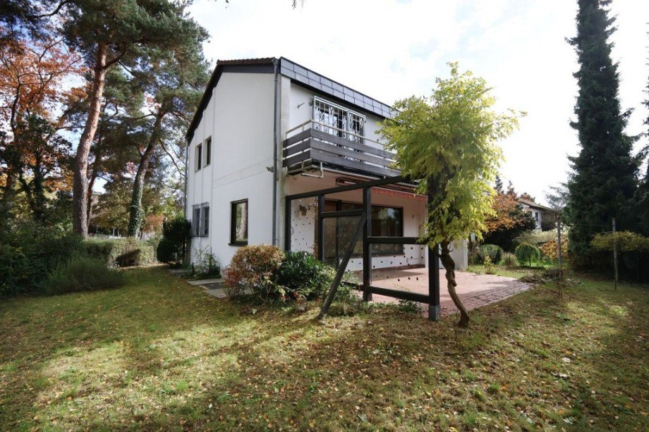 GRUNDST�CK VON HINTEN Einfamilienhaus Darmstadt