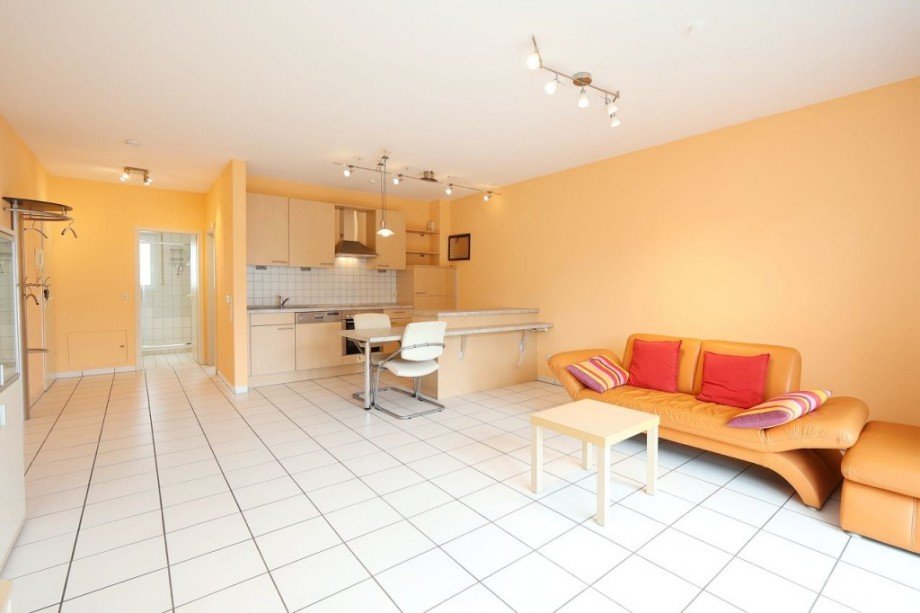 WOHN- & ESSBEREICH Etagenwohnung Griesheim