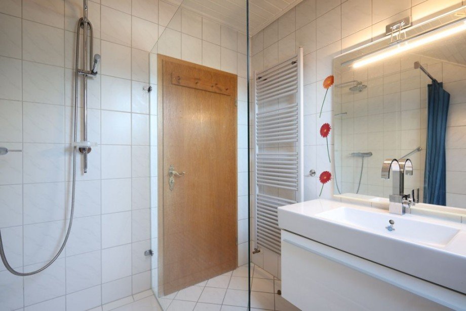 BADEZIMMER Etagenwohnung Bickenbach
