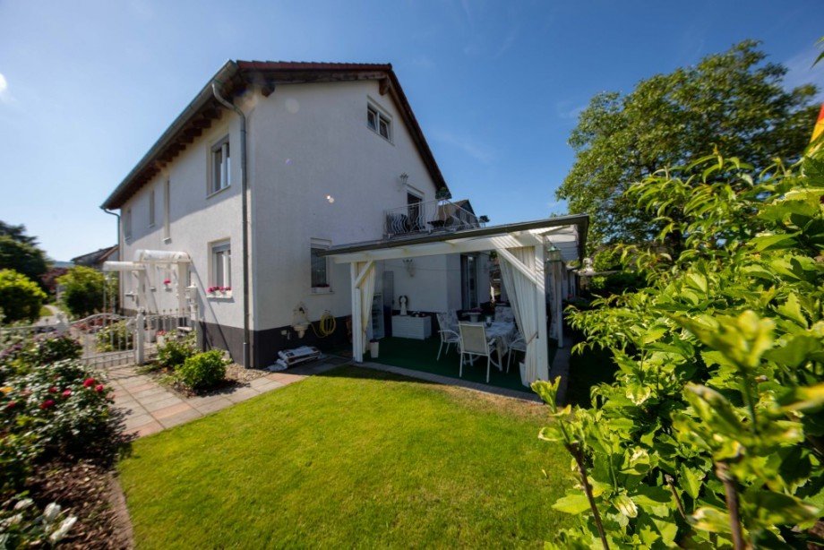 HAUSANSICHT Doppelhaush�lfte Darmstadt