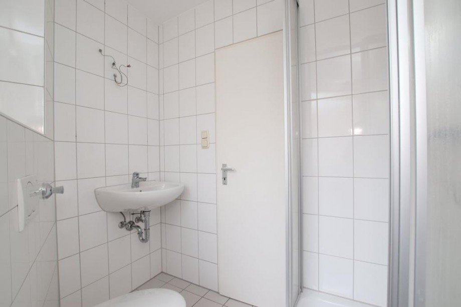 BADEZIMMER Etagenwohnung Ober-Ramstadt