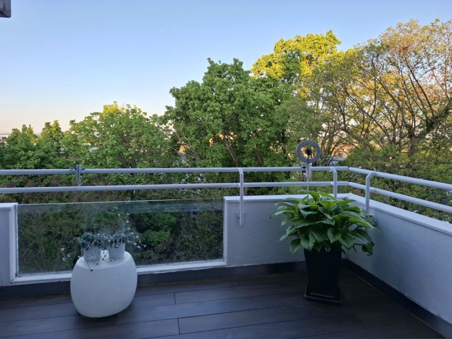 AUSBLICK INS GR�NE Etagenwohnung Langen