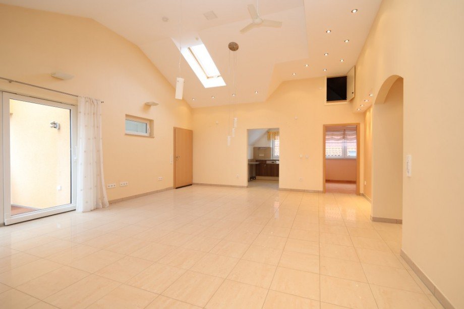 WOHN- / ESSBEREICH Etagenwohnung M�hltal