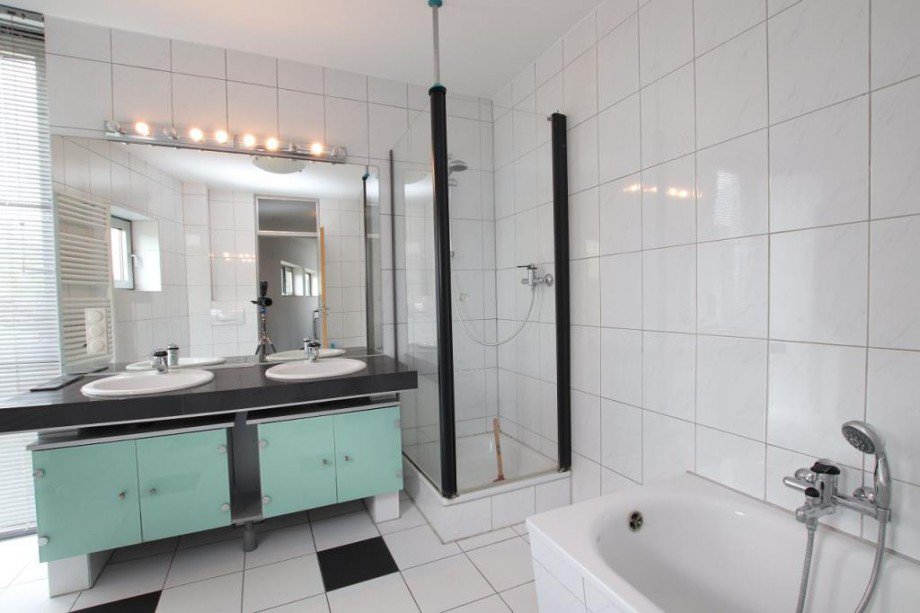 BADEZIMMER Einfamilienhaus Seeheim-Jugenheim
