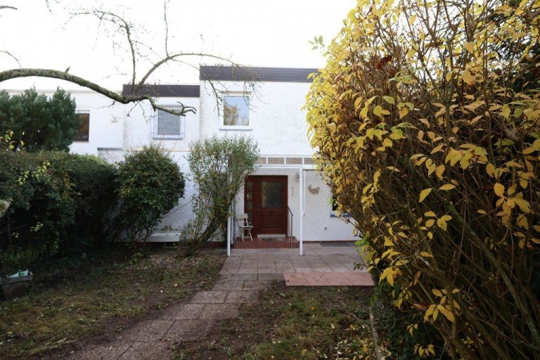 HAUSEINGANG Darmstadt Einfamilienhaus RESERVIERT - viel Platz - viele Optionen !