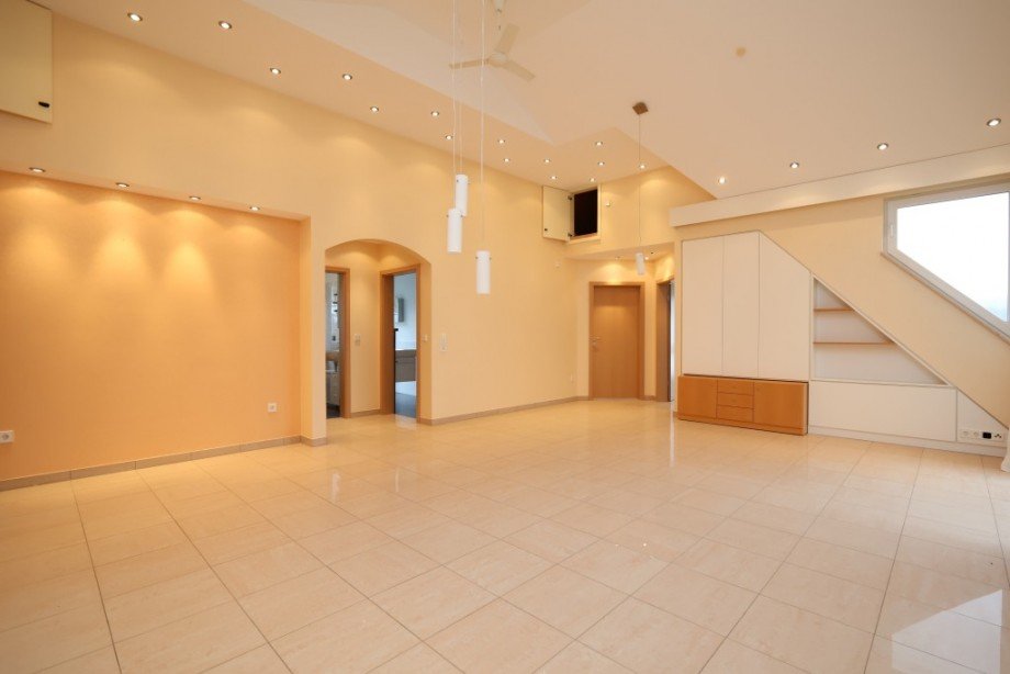 WOHNZIMMER Etagenwohnung M�hltal