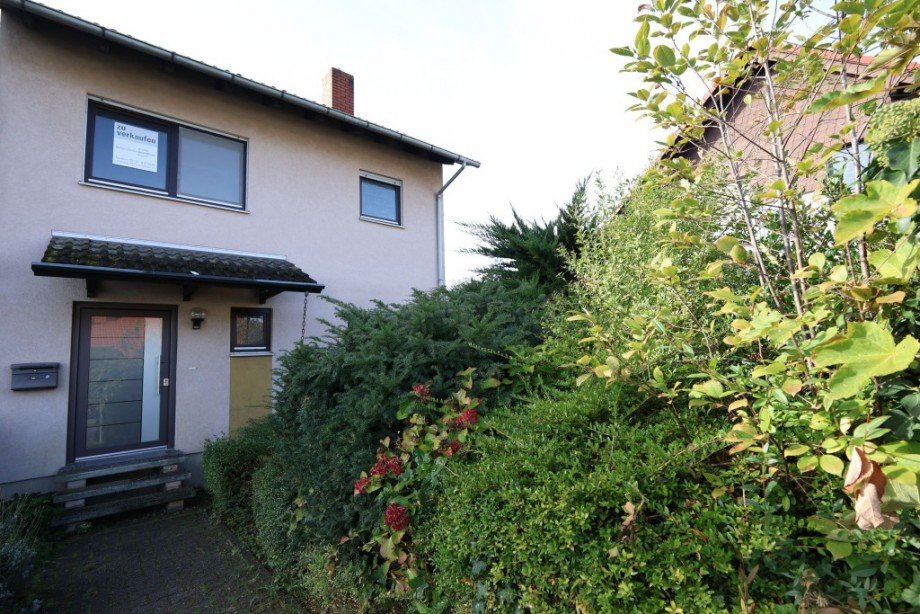 VORDERANSICHT Reiheneckhaus Seeheim-Jugenheim