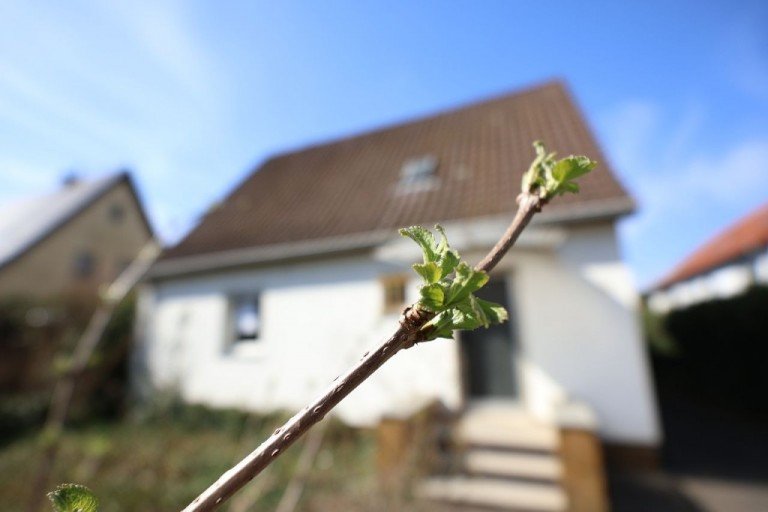 HAUSANSICHT Darmstadt Einfamilienhaus EINFAMILIENHAUS - zum Aufbl�hen auf ERBPACHT