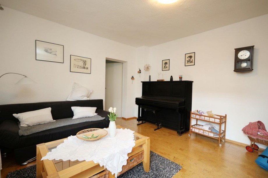 ZIMMER EG HINTERHAUS Zweifamilienhaus Griesheim