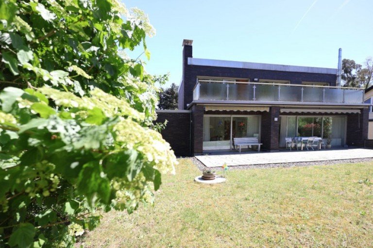 HAUSANSICHT GARTENSEITE Seeheim-Jugenheim Einfamilienhaus RESERVIERT - DAS ARCHITEKTENHAUS ...