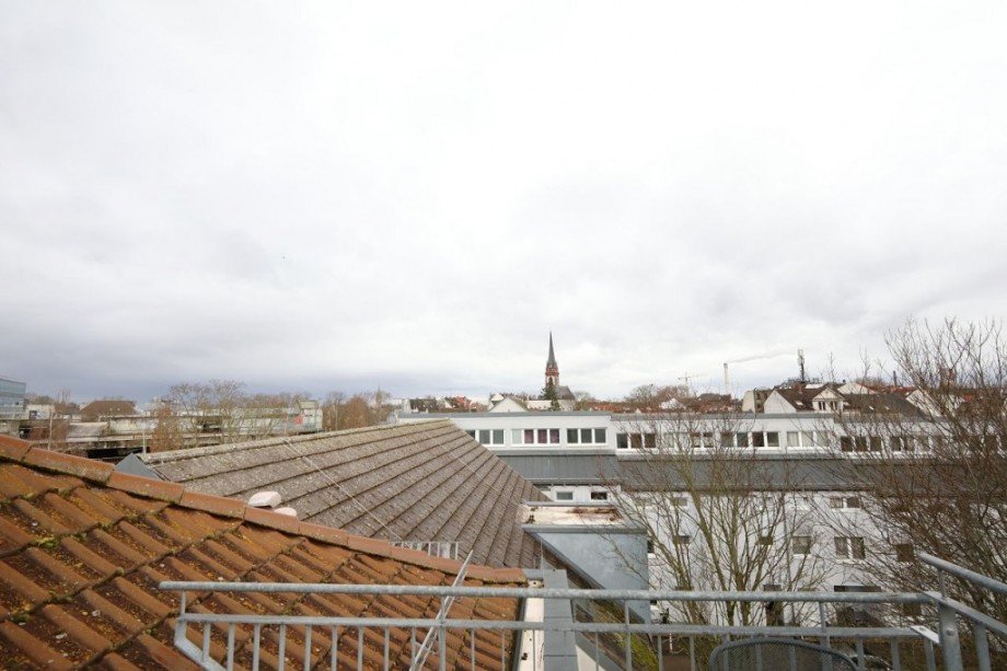 AUSBLICK VOM BALKON Etagenwohnung Darmstadt