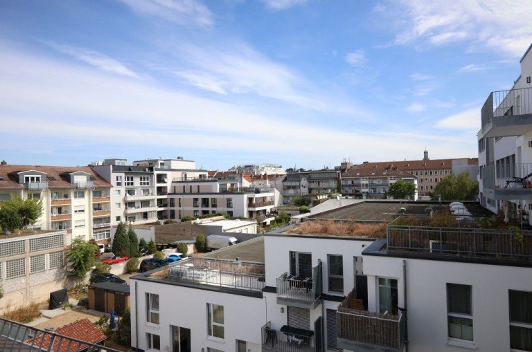 AUSBLICK VOM DER K�CHE Darmstadt Etagenwohnung Studentenwohnung in der City ...