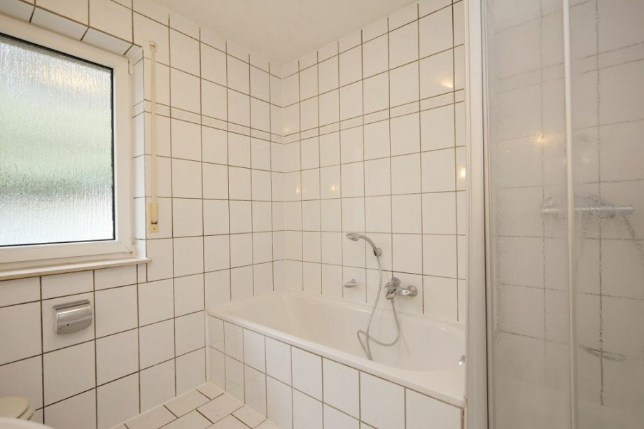 BADEZIMMER EG Mehrfamilienhaus M�hltal