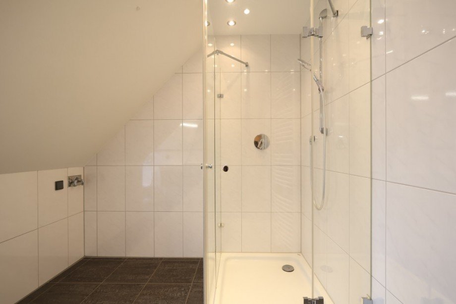 DUSCHE Etagenwohnung M�hltal