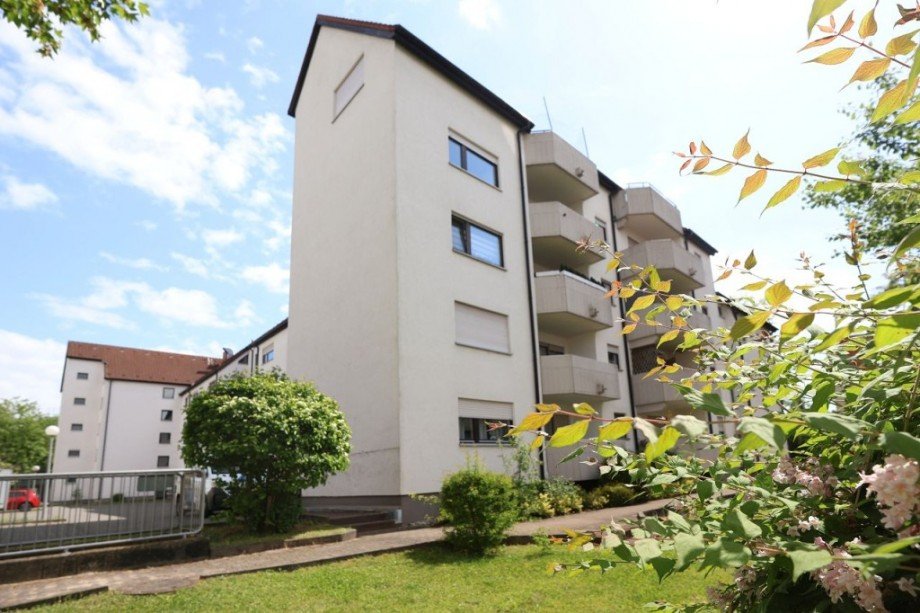 SEITLICHE HAUSANSICHT Etagenwohnung Darmstadt