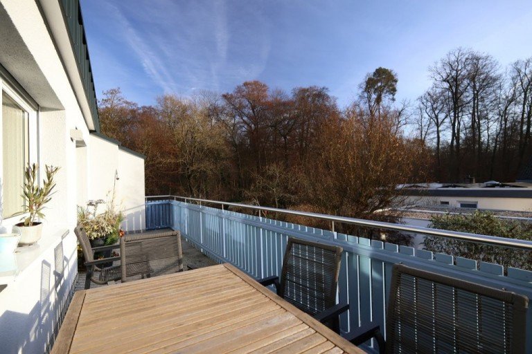 BALKON MIT WALDBLICK Darmstadt Etagenwohnung WOHNERLEBNIS -