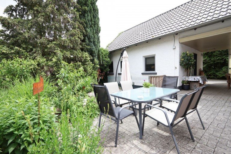 TERRASSE Griesheim Zweifamilienhaus Teilvermietetes 2 Parteienhaus ... mit Potential
