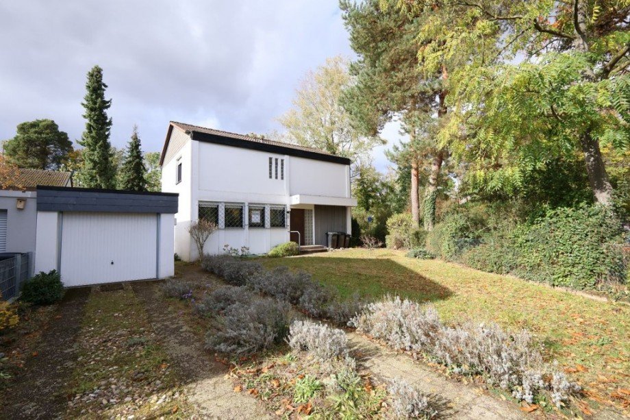 HAUSANSICHT VON VORNE Einfamilienhaus Darmstadt