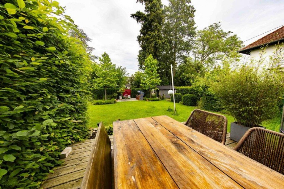 BLICK IN DEN GARTEN Einfamilienhaus Darmstadt