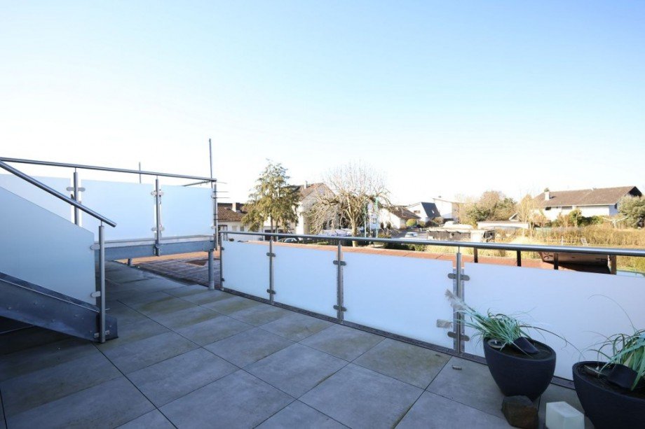KLEINERE TERRASSE Etagenwohnung Messel