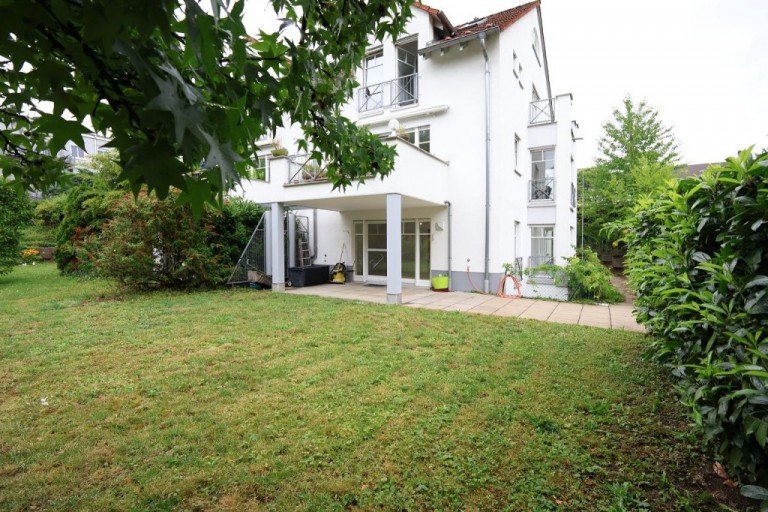 WOHNEN IM GR�NEN Darmstadt Etagenwohnung ... wie im eigenen Haus!