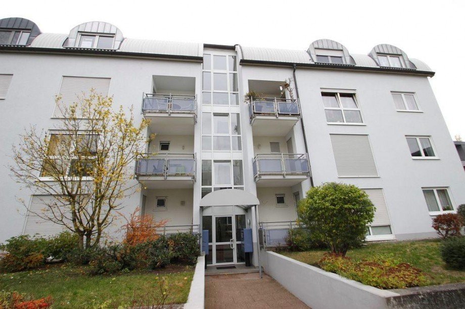 HAUSANSICHT EINGANG Etagenwohnung Darmstadt