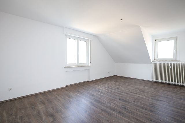 WOHN-/ ESSBEREICH Etagenwohnung Seeheim-Jugenheim