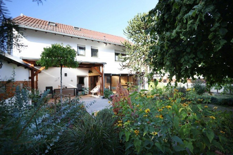 VIELE M�GLICHKEITEN ... Darmstadt Mehrfamilienhaus DREI f�r EINS