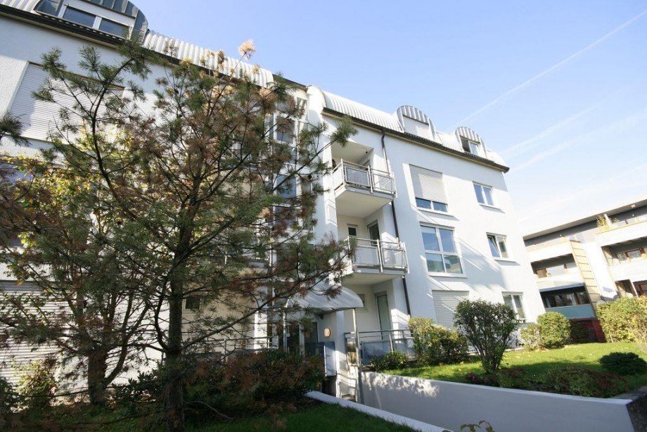 HAUSANSICHT EINGANG Etagenwohnung Darmstadt