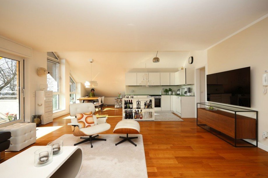 HELLER WOHN- / ESSBEREICH Etagenwohnung Langen