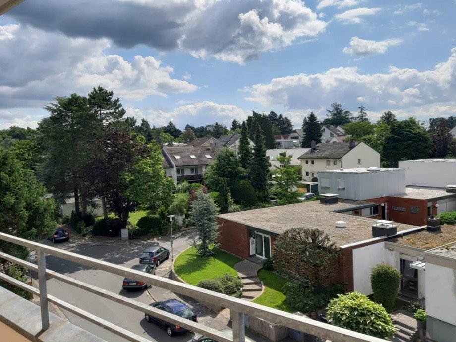 AUSBLICK BALKON Etagenwohnung Darmstadt