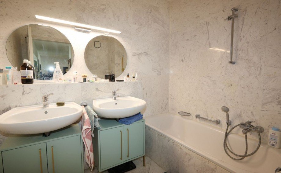 BADEZIMMER Etagenwohnung M�hltal