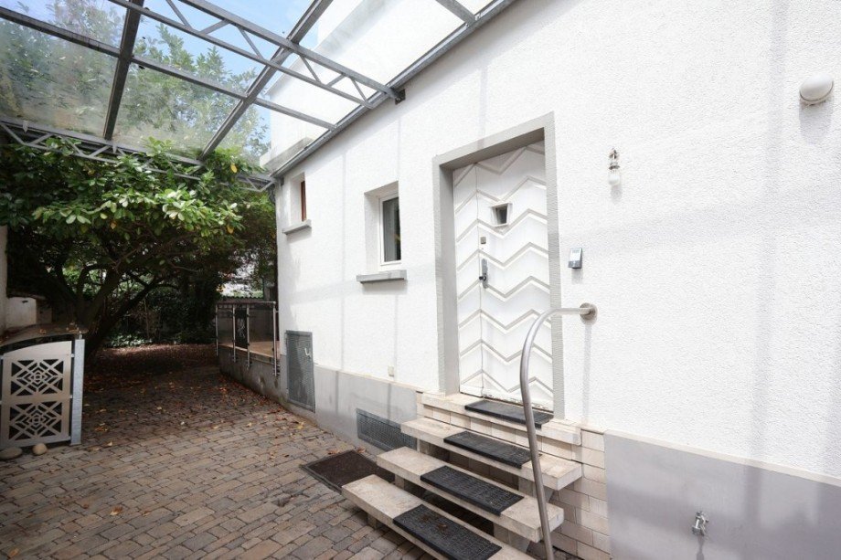 EINGANG UND HOF Einfamilienhaus Darmstadt