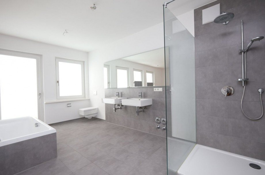 OFFENES BAD EN SUITE Etagenwohnung Darmstadt
