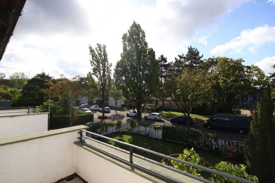 AUSBLICK BALKON Einfamilienhaus Darmstadt