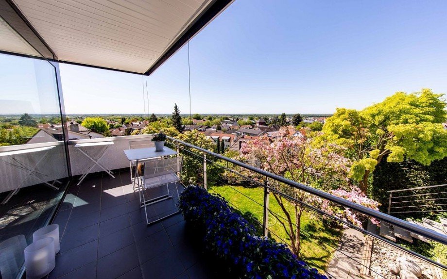 BALKON MIT AUSSICHT Einfamilienhaus Bensheim