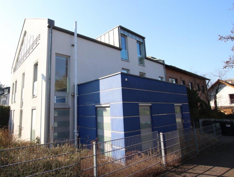 HAUSANSICHT Darmstadt Etagenwohnung ... Ideal f�r Wochenendheimfahrer ... oder ? ...