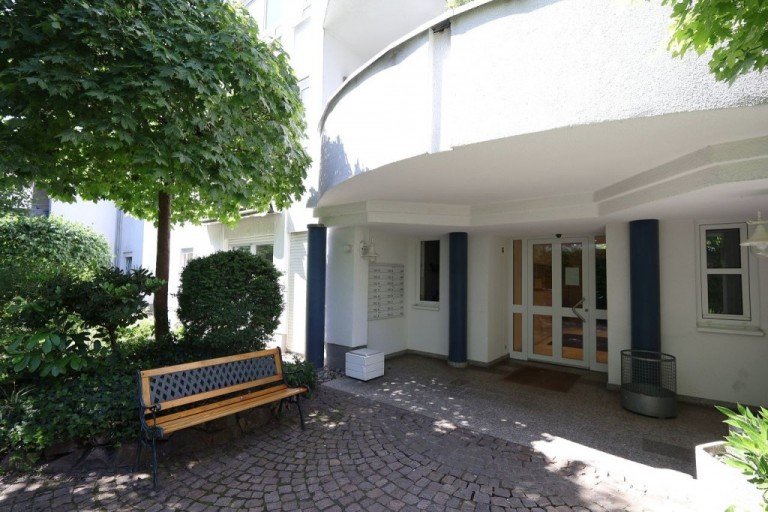 HAUSEINGANG Darmstadt Etagenwohnung Ebenerdig in ruhiger, zentraler Lage ...