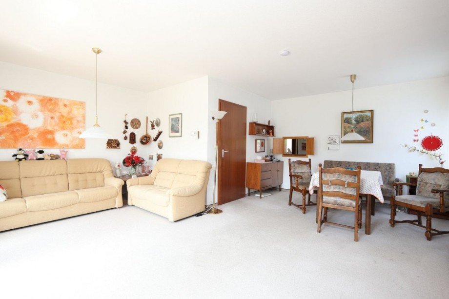 WOHN- / ESSZIMMER Bungalow Seeheim-Jugenheim