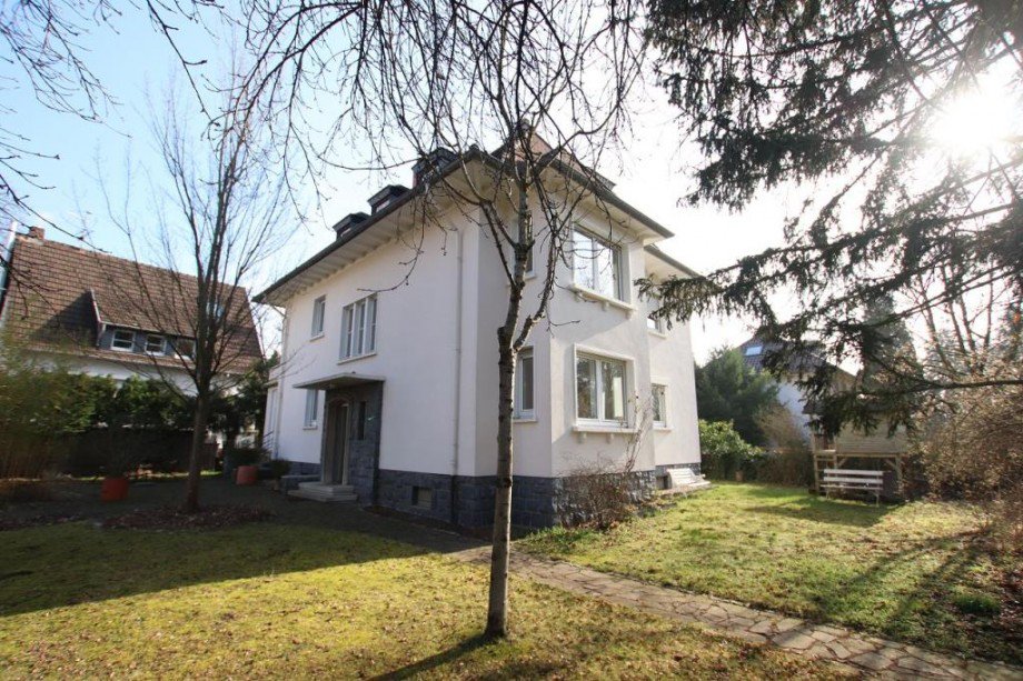... IN DER VILLENKOLONIE Einfamilienhaus Darmstadt