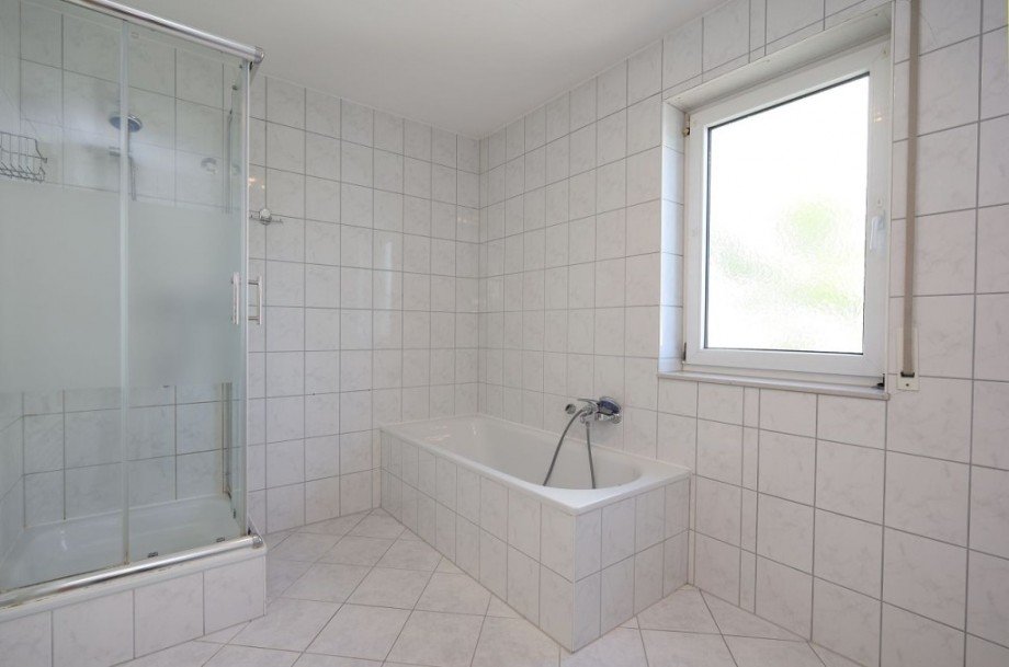 BADEZIMMER Doppelhaush�lfte Weiterstadt