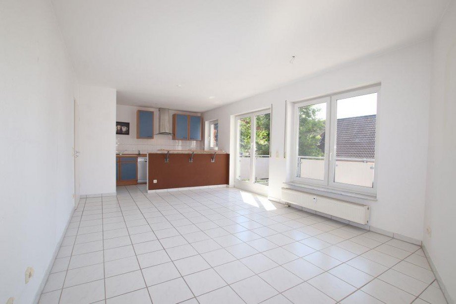 WOHNBEREICH MIT K�CHE Etagenwohnung Griesheim