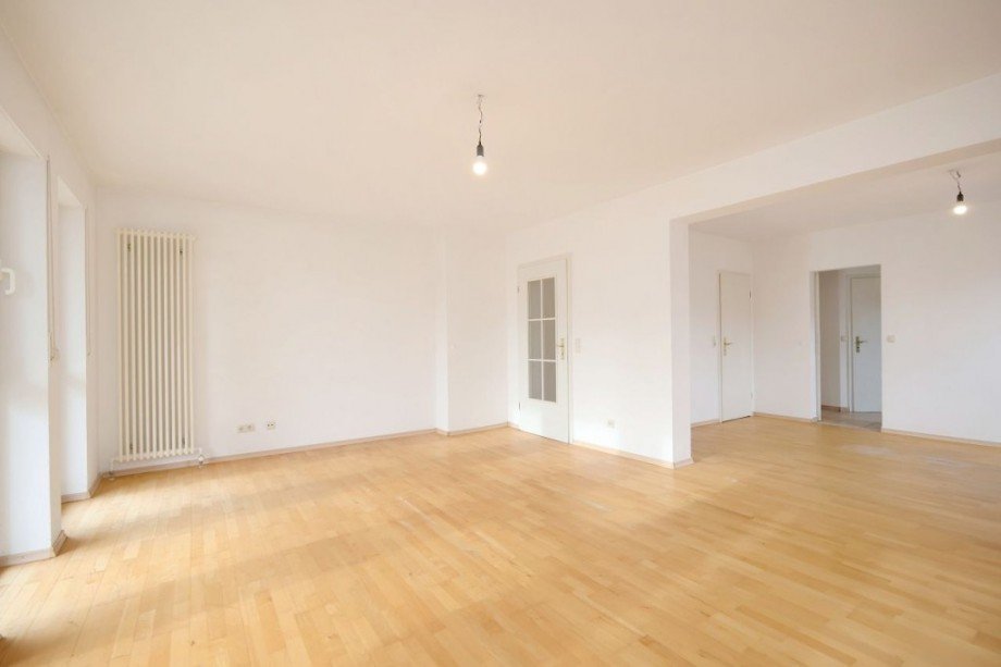 WOHN- /ESSBEREICH EG Mehrfamilienhaus M�hltal