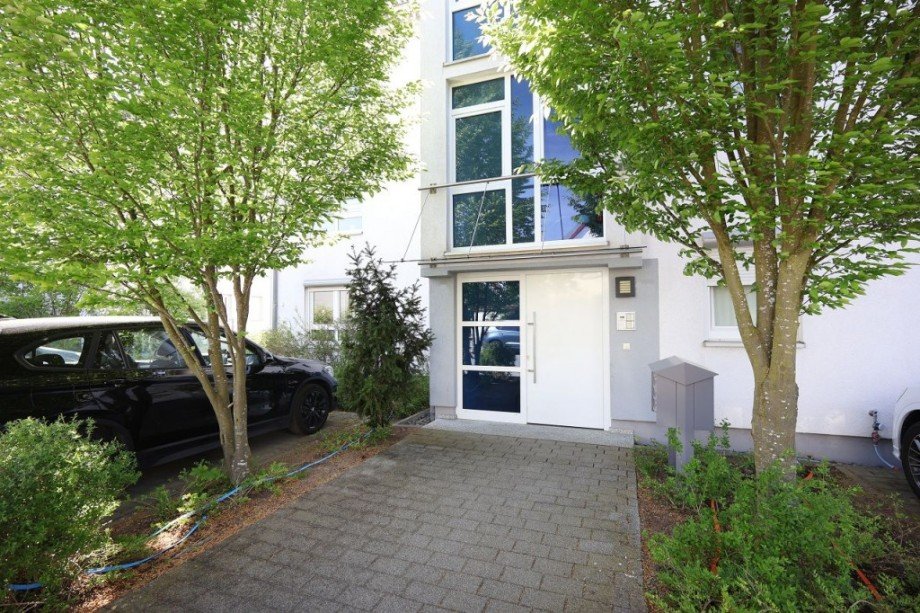 HAUSEINGANG Etagenwohnung Griesheim