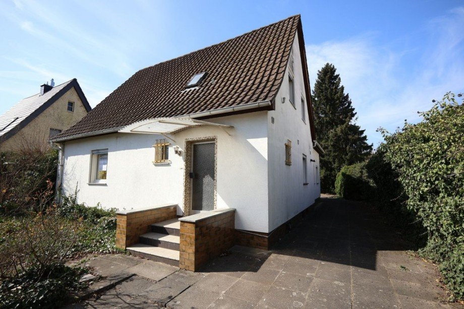 HAUS UND EINFAHRT Einfamilienhaus Darmstadt