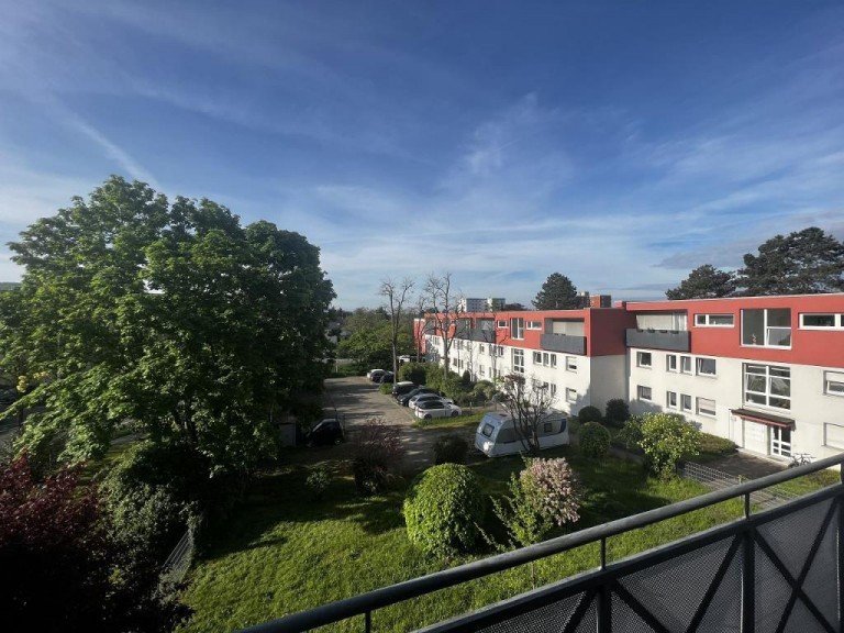 AUSSICHT Darmstadt Etagenwohnung M�bliert Wohnen mit Blick ins Gr�ne