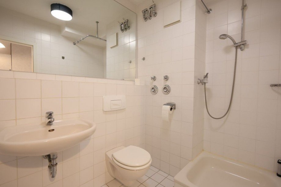 BADEZIMMER Etagenwohnung Darmstadt