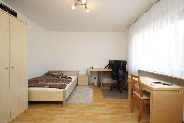 WOHN- UND SCHLAFBEREICH Etagenwohnung Darmstadt