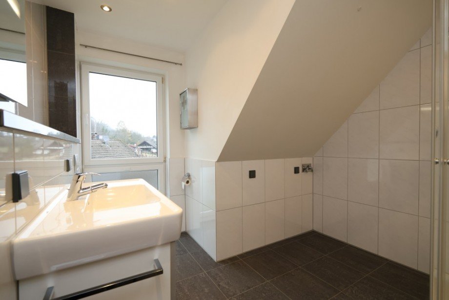 BADEZIMMER Etagenwohnung M�hltal