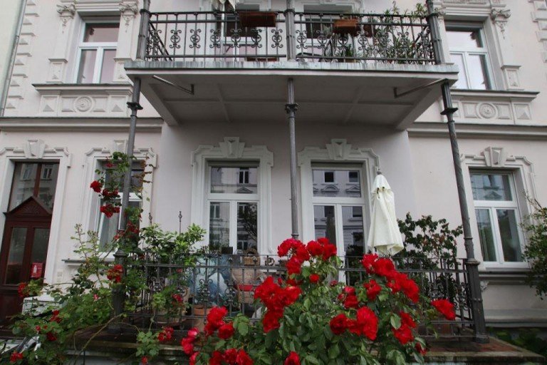 HAUSANSICHT VORNE Darmstadt Etagenwohnung *** ALTBAULIEBE ***